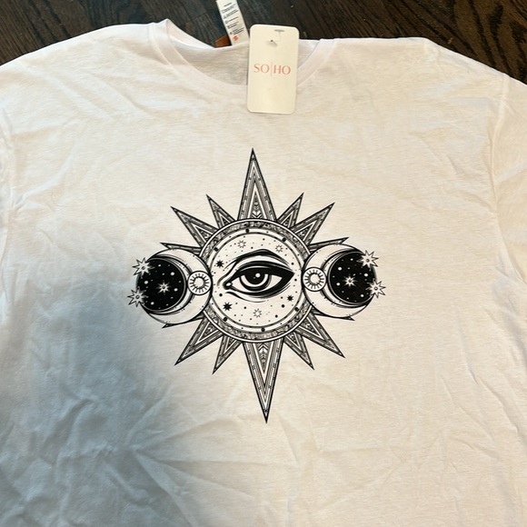 NWT celestial graphic women’s t shirt. XL - Picture 2 of 5